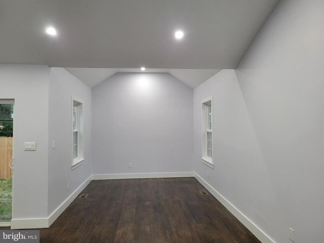 140 E 9TH AVE, Pine Hill, NJ 08021