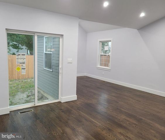 140 E 9TH AVE, Pine Hill, NJ 08021