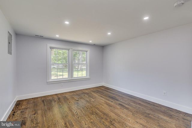 140 E 9TH AVE, Pine Hill, NJ 08021