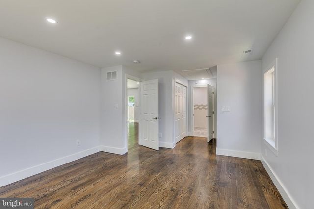 140 E 9TH AVE, Pine Hill, NJ 08021