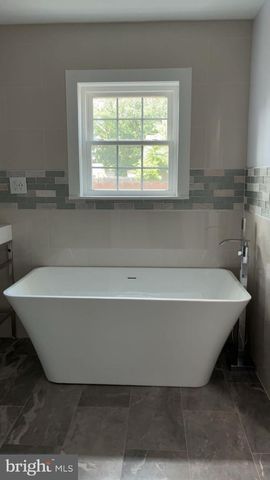 140 E 9TH AVE, Pine Hill, NJ 08021