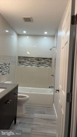 140 E 9TH AVE, Pine Hill, NJ 08021
