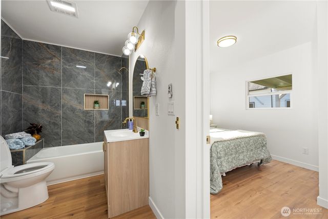 418 W Main, Puyallup, WA 98371