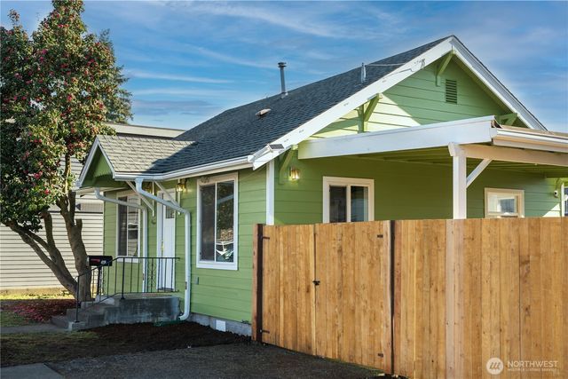 418 W Main, Puyallup, WA 98371