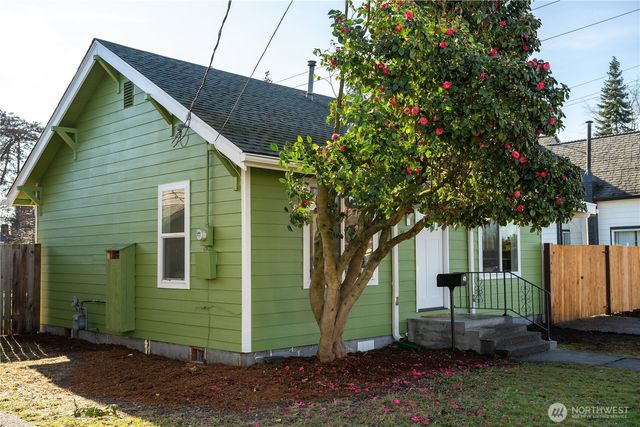 418 W Main, Puyallup, WA 98371