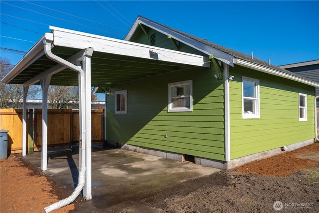 418 W Main, Puyallup, WA 98371