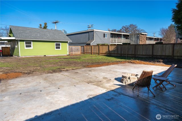 418 W Main, Puyallup, WA 98371