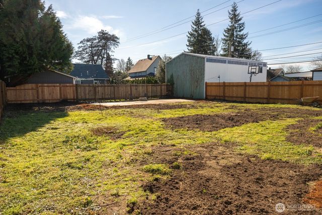 418 W Main, Puyallup, WA 98371