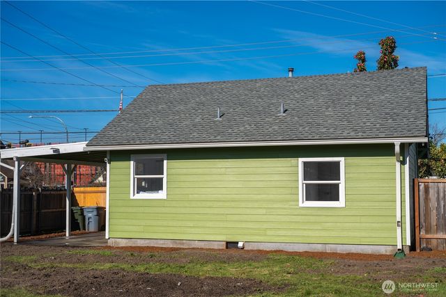 418 W Main, Puyallup, WA 98371