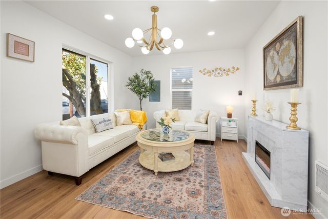 418 W Main, Puyallup, WA 98371