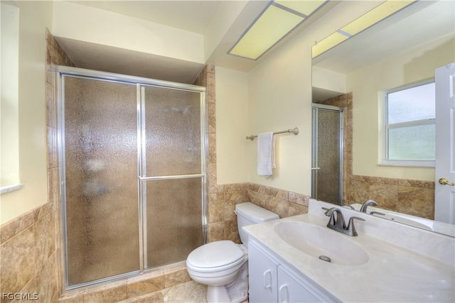 5652 Eichen CIR E, Fort Myers, FL 33957