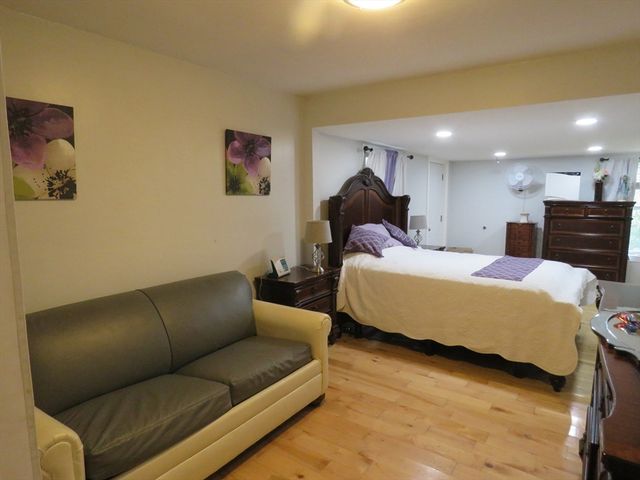 89 N High Street, Foxboro, MA 02035