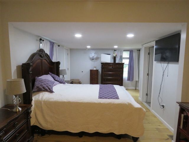 89 N High Street, Foxboro, MA 02035