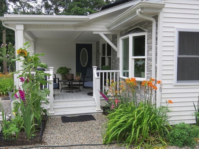 89 N High Street, Foxboro, MA 02035