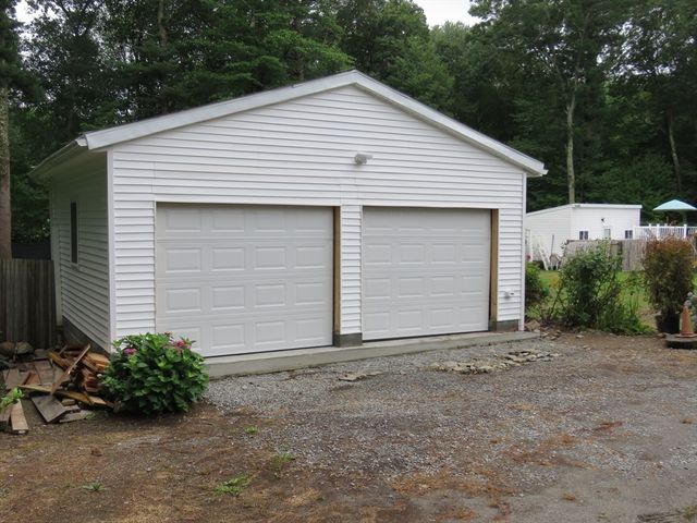 89 N High Street, Foxboro, MA 02035