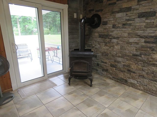 89 N High Street, Foxboro, MA 02035