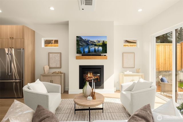 13629 103rd Avenue NE, Kirkland, WA 98034