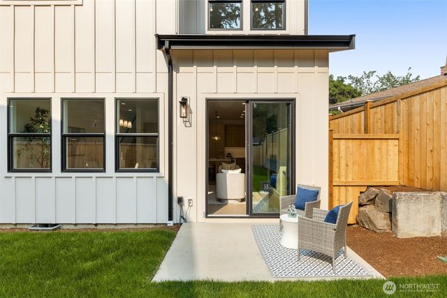 13629 103rd Avenue NE, Kirkland, WA 98034