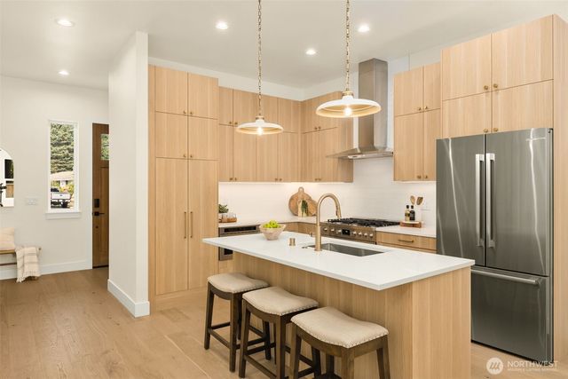 13629 103rd Avenue NE, Kirkland, WA 98034
