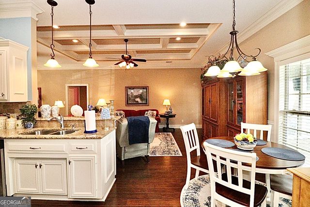 5113 Abbott Circle, Hahira, GA 31632