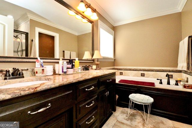 5113 Abbott Circle, Hahira, GA 31632