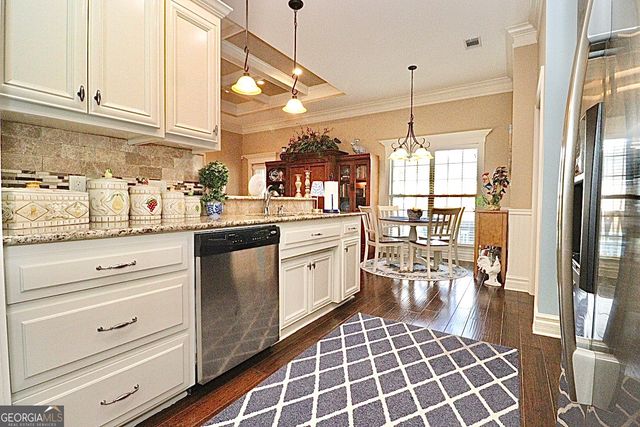 5113 Abbott Circle, Hahira, GA 31632