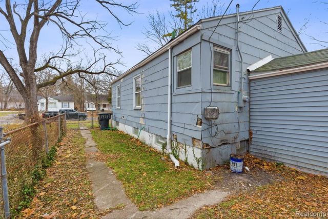 19816 Harlow Street, Detroit, MI 48235