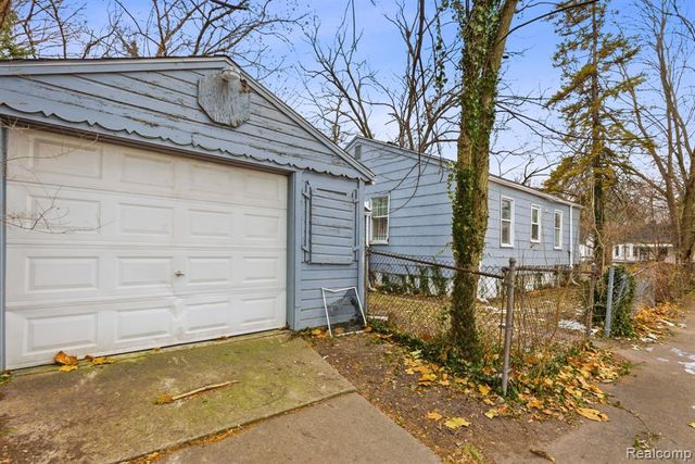 19816 Harlow Street, Detroit, MI 48235