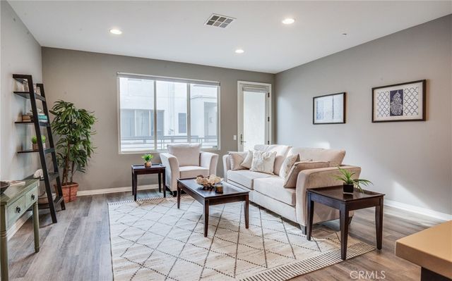 12921 Mission Avenue 102, Hawthorne, CA 90250