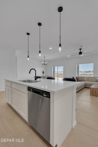 13737 CENTRO VISTA, Horizon City, TX 79928