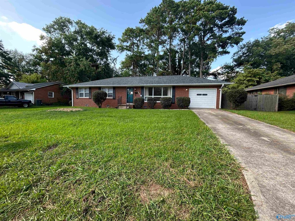 1607 Chapman Avenue NE, Huntsville, AL 35811