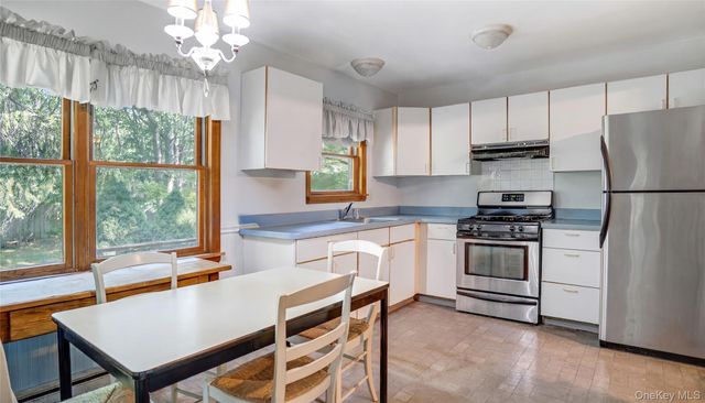 29 Boatheaders Lane N, East Hampton, NY 11937