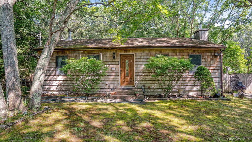 29 Boatheaders Lane N, East Hampton, NY 11937
