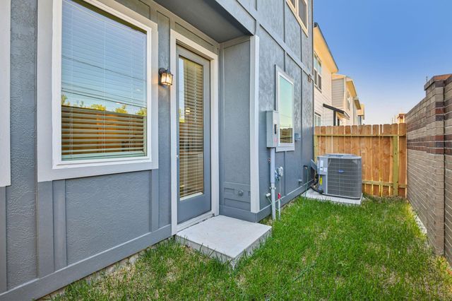 3105 Quiet Sunset Drive, Houston, TX 77080