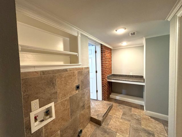 9418 Lenel Place, Dallas, TX 75220