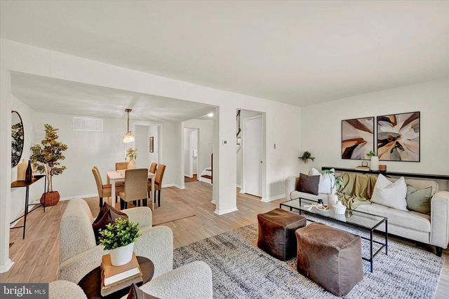 4 CASTLEBAR CT, Lutherville Timonium, MD 21093