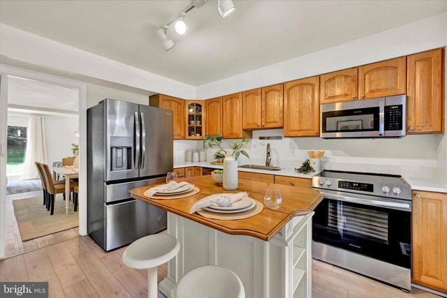 4 CASTLEBAR CT, Lutherville Timonium, MD 21093