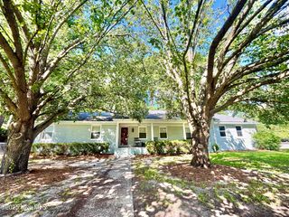 2306 Charles Boulevard, Greenville, NC 27858