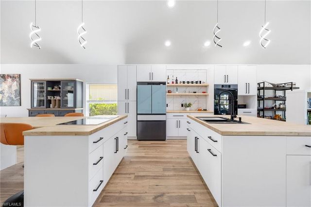 2513 Blackburn CIR, Cape Coral, FL 33991