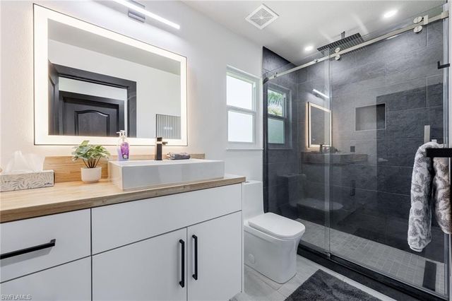 2513 Blackburn CIR, Cape Coral, FL 33991