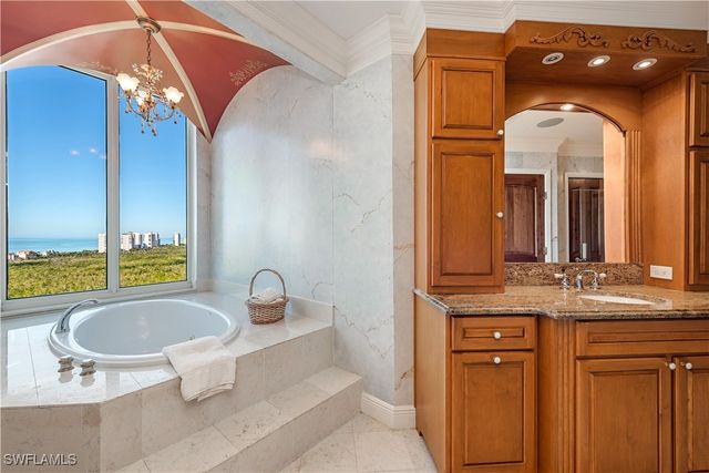 7117 Pelican Bay BLVD 1905, Naples, FL 34108