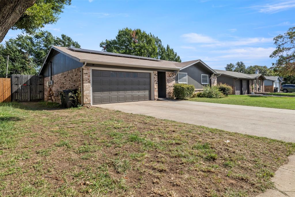 2523 Avonhill Drive, Arlington, TX 76015 — photo 3
