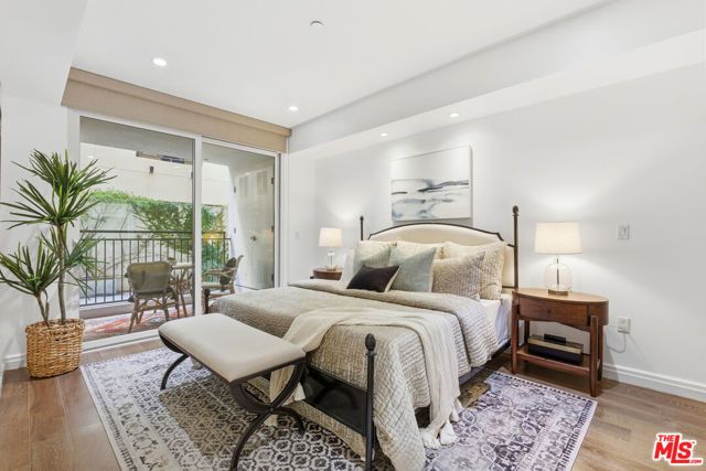 441 S Barrington Avenue 105, Los Angeles, CA 90049