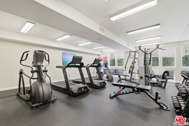 441 S Barrington Avenue 105, Los Angeles, CA 90049