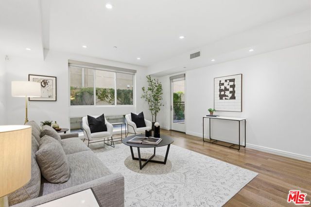 441 S Barrington Avenue 105, Los Angeles, CA 90049