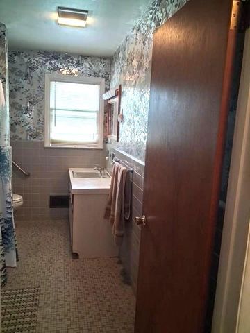 1821 COLONY DR, Reading, PA 19610