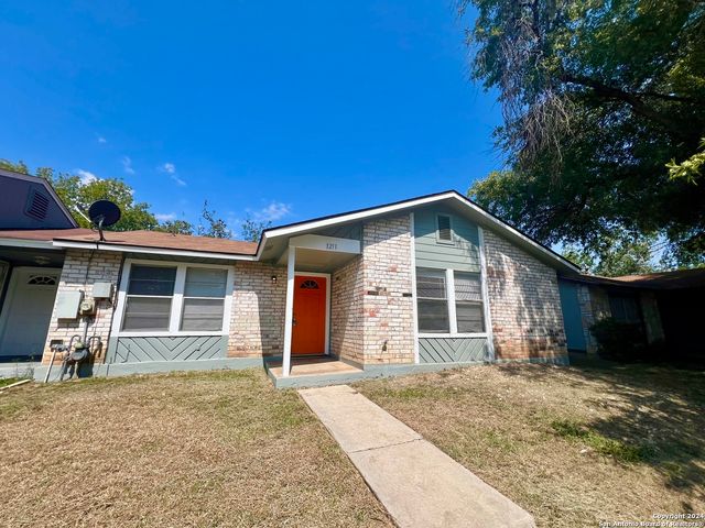 1211 CHURING DR, San Antonio, TX 78245