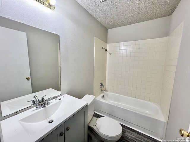 1211 CHURING DR, San Antonio, TX 78245