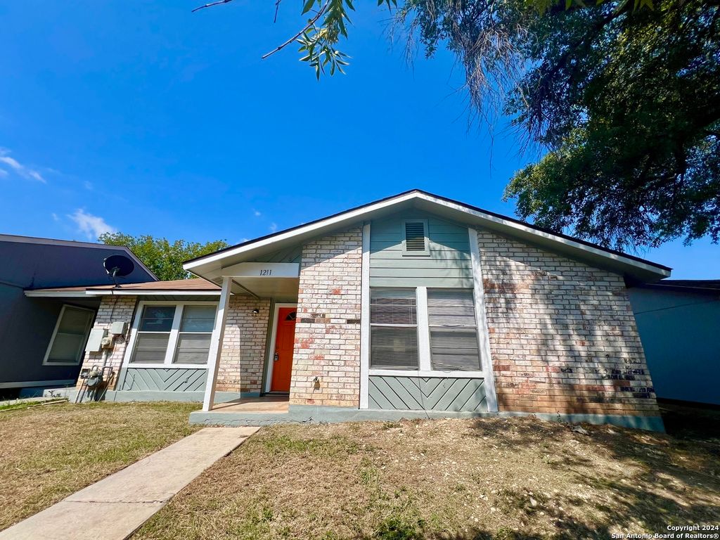 1211 CHURING DR, San Antonio, TX 78245