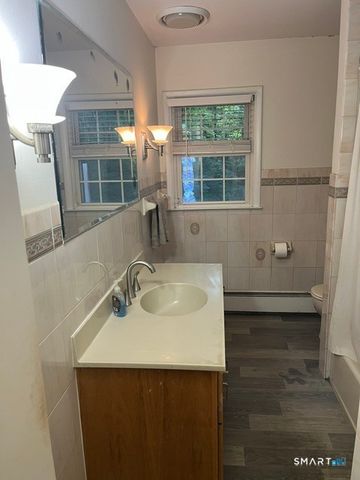 17 Juniper Ridge Drive, Waterbury, CT 06708